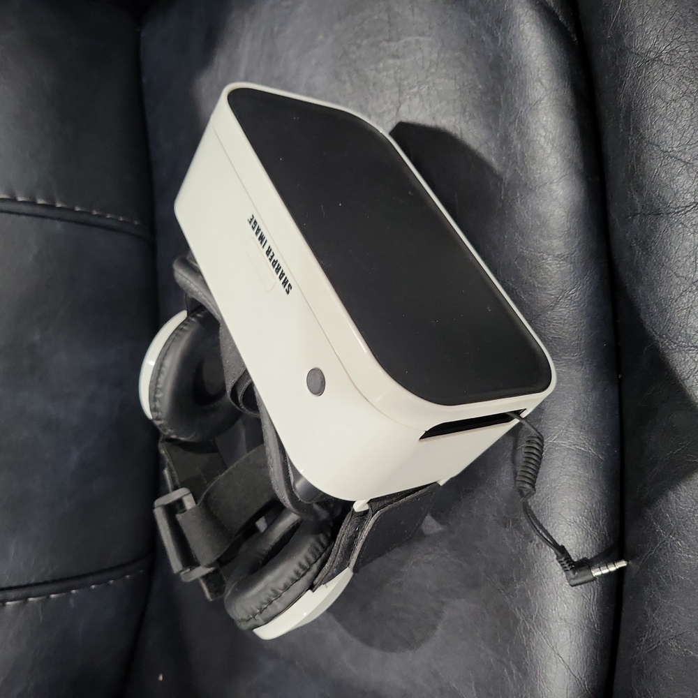 Sharper Image Smart phone / I-phone VR Headset
